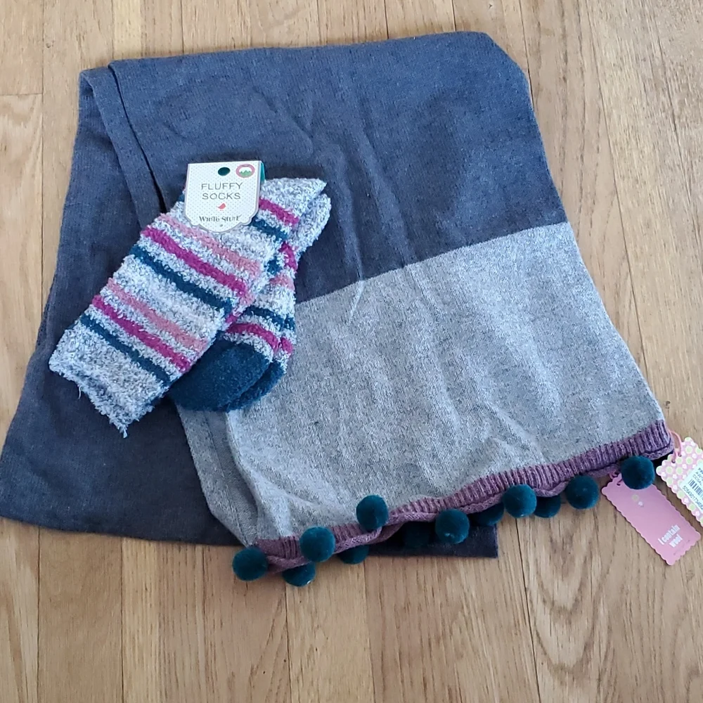 NWT White Stuff Pippa Colorblock Scarf and striped socks
